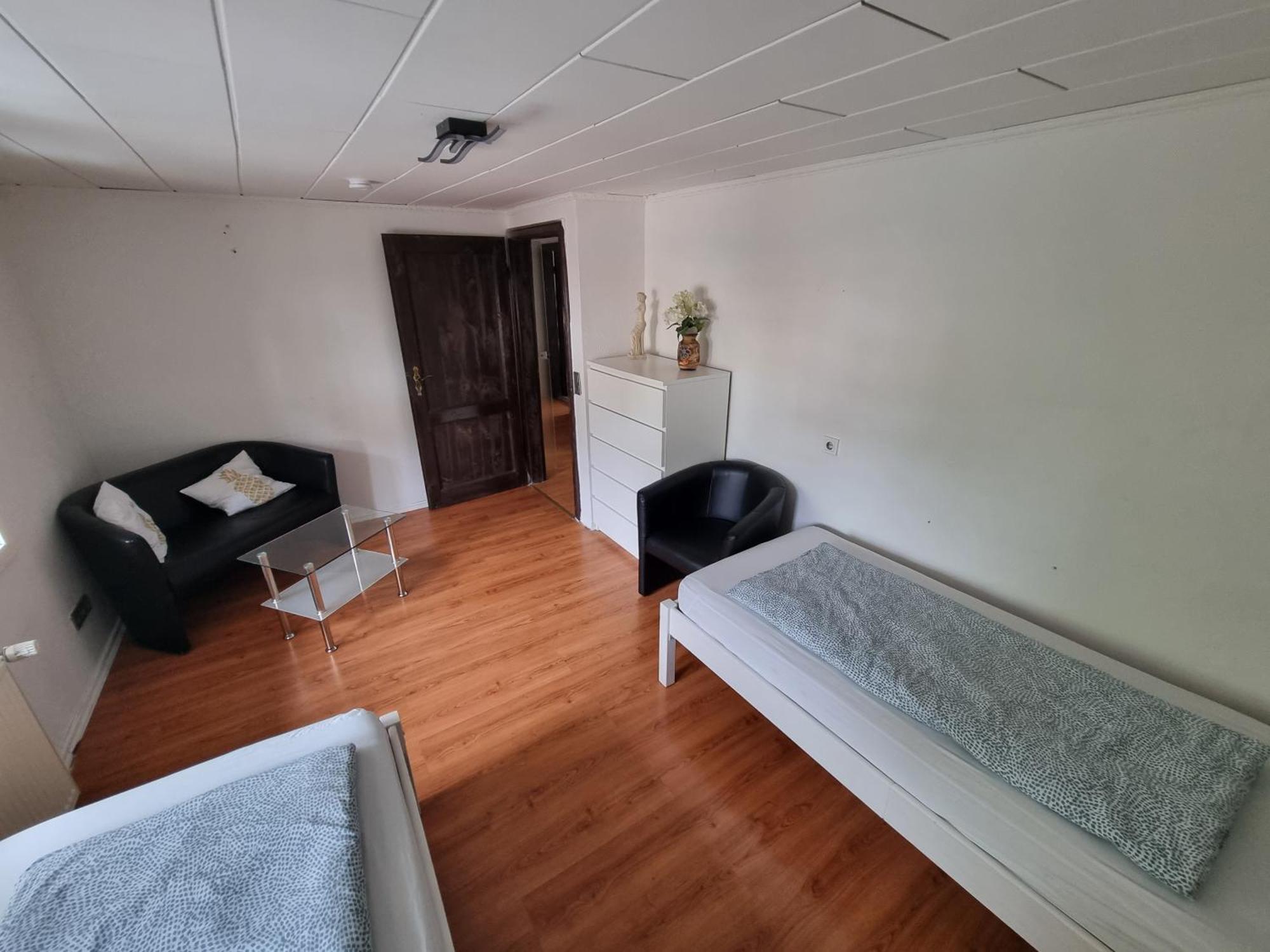 Ferienwohnung/Monteurwohnung Im Herzen Von Ahnatal Exterior foto